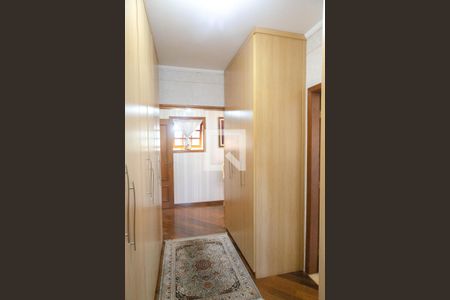 Closet da Suíte 1 de casa à venda com 3 quartos, 400m² em Vila Galvão, Guarulhos