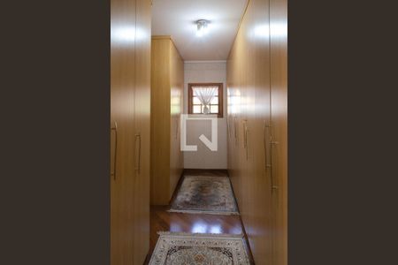 Closet da Suíte 1 de casa à venda com 3 quartos, 400m² em Vila Galvão, Guarulhos