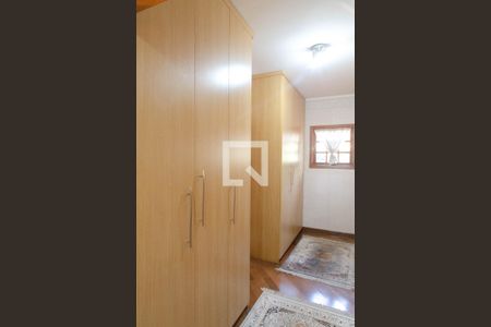 Closet da Suíte 1 de casa à venda com 3 quartos, 400m² em Vila Galvão, Guarulhos