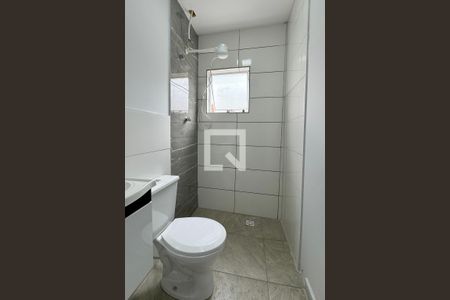 Banheiro de kitnet/studio para alugar com 1 quarto, 25m² em Parque Viana, Barueri