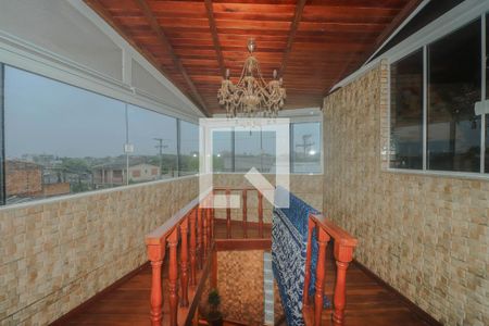 Casa à venda com 290m², 3 quartos e 1 vaga Casa à venda com 290m², 3 quartos e 1 vagaCorredor