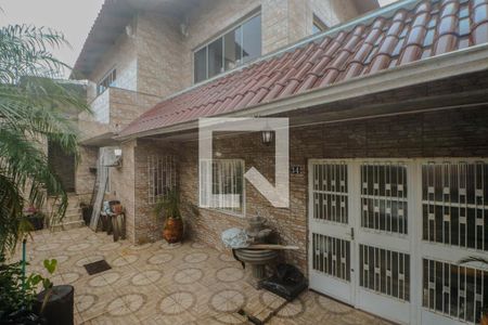 Casa à venda com 290m², 3 quartos e 1 vaga Casa à venda com 290m², 3 quartos e 1 vagaFachada