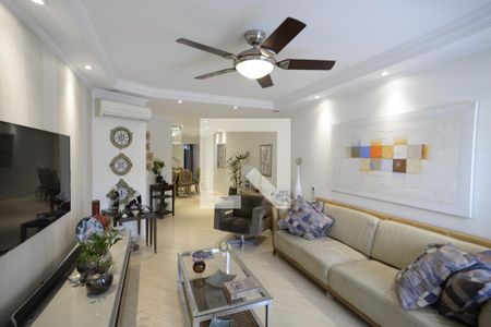 Sala de casa à venda com 4 quartos, 330m² em Vila Mariana, São Paulo