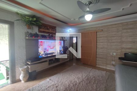 Sala de casa à venda com 5 quartos, 180m² em Tanque, Rio de Janeiro