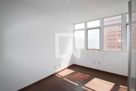 Sala de tv de apartamento à venda com 1 quarto, 100m² em Vila Uberabinha, São Paulo