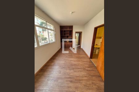 Sala de apartamento à venda com 3 quartos, 75m² em Santo Antônio, Belo Horizonte