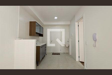 Sala / Cozinha de apartamento para alugar com 1 quarto, 28m² em Socorro, São Paulo