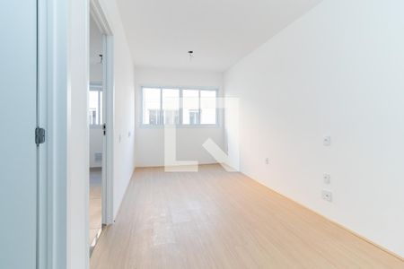 Sala/Quarto de apartamento para alugar com 1 quarto, 27m² em Conjunto Residencial José Bonifácio, São Paulo