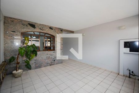 Casa à venda com 188m², 3 quartos e 2 vagas Casa à venda com 188m², 3 quartos e 2 vagasGaragem