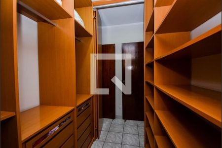 Casa à venda com 188m², 3 quartos e 2 vagas Casa à venda com 188m², 3 quartos e 2 vagasCloset da Suíte