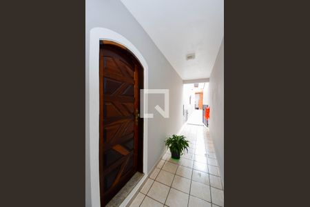 Casa à venda com 188m², 3 quartos e 2 vagas Casa à venda com 188m², 3 quartos e 2 vagasCorredor Lateral