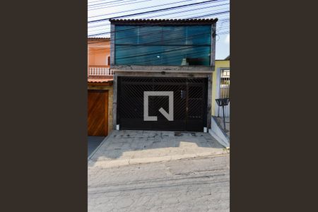 Casa à venda com 188m², 3 quartos e 2 vagas Casa à venda com 188m², 3 quartos e 2 vagasFachada