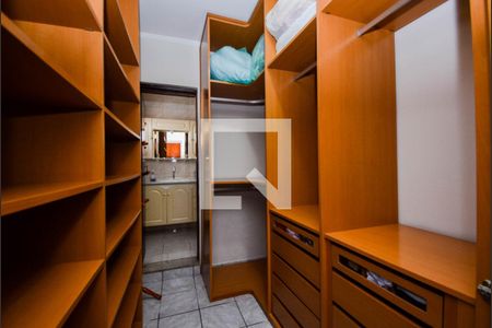 Casa à venda com 188m², 3 quartos e 2 vagas Casa à venda com 188m², 3 quartos e 2 vagasCloset da Suíte