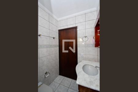 Casa à venda com 188m², 3 quartos e 2 vagas Casa à venda com 188m², 3 quartos e 2 vagasBanheiro Social