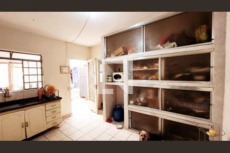 Casa à venda com 349m², 3 quartos e 5 vagas Casa à venda com 349m², 3 quartos e 5 vagasCozinha