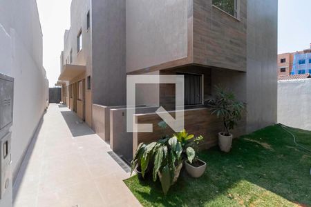 Apartamento à venda com 140m², 3 quartos e 2 vagas Apartamento à venda com 140m², 3 quartos e 2 vagasEntrada