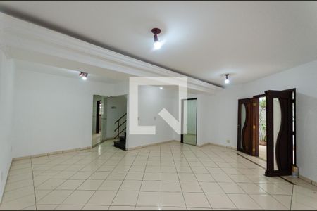 Sala de casa para alugar com 4 quartos, 250m² em Jaraguá, São Paulo