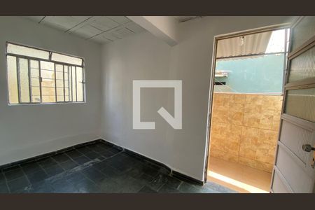 Quarto 2 de casa para alugar com 3 quartos, 90m² em Carlos Prates, Belo Horizonte