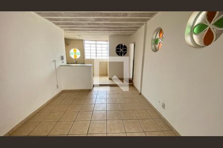 Sala de casa para alugar com 3 quartos, 90m² em Carlos Prates, Belo Horizonte