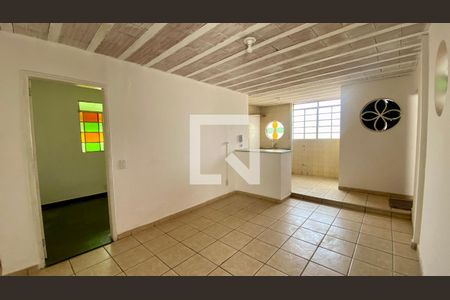 Sala de casa para alugar com 3 quartos, 90m² em Carlos Prates, Belo Horizonte