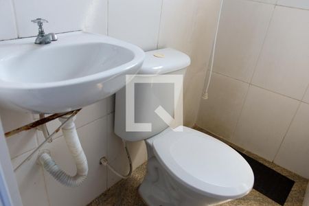 Banheiro de casa para alugar com 1 quarto, 30m² em Jardim das Flores, Osasco