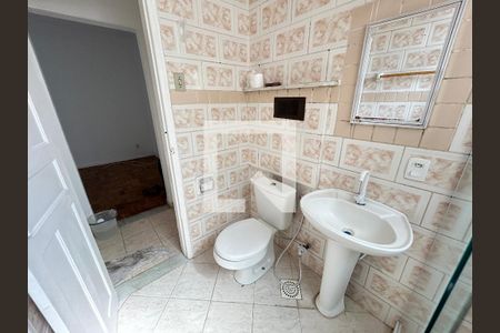 Banheiro de apartamento para alugar com 1 quarto, 50m² em Irajá, Rio de Janeiro