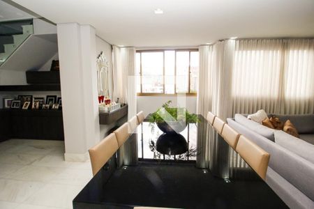Apartamento para alugar com 256m², 3 quartos e 3 vagas Apartamento para alugar com 256m², 3 quartos e 3 vagasSala