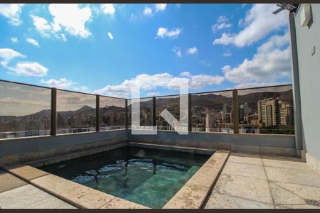 Apartamento para alugar com 256m², 3 quartos e 3 vagas Apartamento para alugar com 256m², 3 quartos e 3 vagasÁrea comum