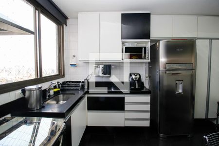 Apartamento para alugar com 256m², 3 quartos e 3 vagas Apartamento para alugar com 256m², 3 quartos e 3 vagasCozinha