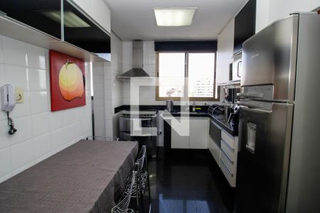 Apartamento para alugar com 256m², 3 quartos e 3 vagas Apartamento para alugar com 256m², 3 quartos e 3 vagasCozinha