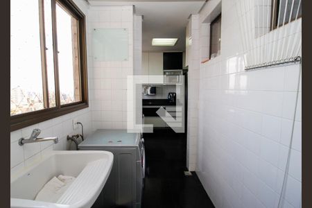 Apartamento para alugar com 256m², 3 quartos e 3 vagas Apartamento para alugar com 256m², 3 quartos e 3 vagasÁrea de Serviço