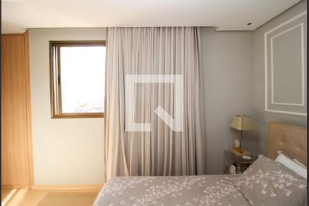 Apartamento para alugar com 256m², 3 quartos e 3 vagas Apartamento para alugar com 256m², 3 quartos e 3 vagasQuarto 2