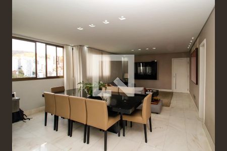 Apartamento para alugar com 256m², 3 quartos e 3 vagas Apartamento para alugar com 256m², 3 quartos e 3 vagasSala