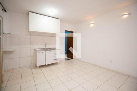 Sala de casa para alugar com 2 quartos, 45m² em Conjunto H, Brasília