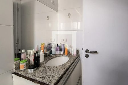 Banheiro de apartamento para alugar com 2 quartos, 58m² em Vila Falchi, Mauá