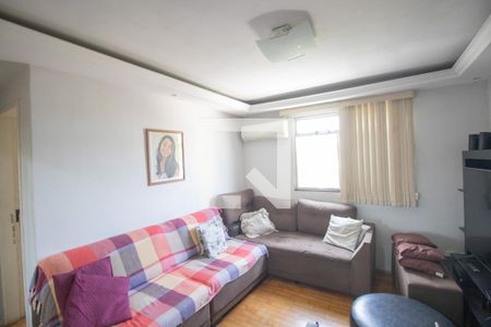 Sala de apartamento para alugar com 2 quartos, 52m² em Colubandê, São Gonçalo