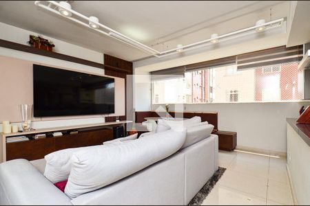 Sala de estar de apartamento para alugar com 2 quartos, 80m² em Lourdes, Belo Horizonte