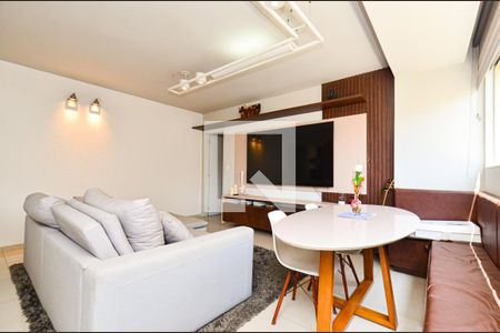 Sala de estar de apartamento para alugar com 2 quartos, 80m² em Lourdes, Belo Horizonte