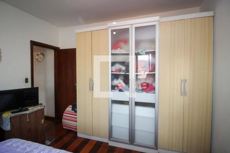 Apartamento à venda com 3 quartos, 207m² em Pompéia, Belo Horizonte