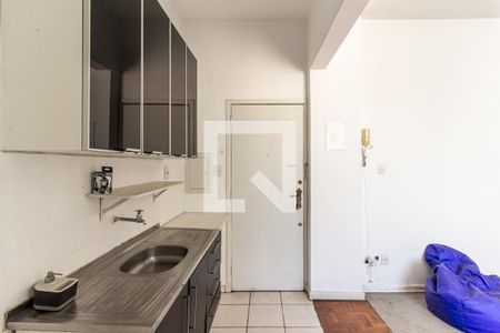 Cozinha de kitnet/studio à venda com 1 quarto, 35m² em Vila Buarque, São Paulo