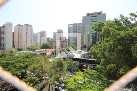 Vista Sala de apartamento à venda com 3 quartos, 140m² em Itaim Bibi, São Paulo