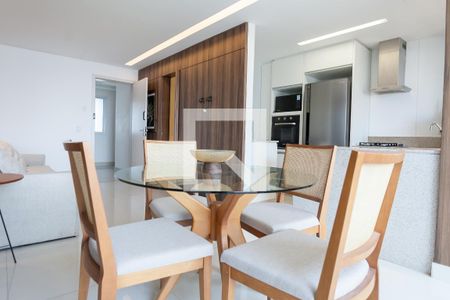 sala de jantar de apartamento para alugar com 1 quarto, 53m² em Vila da Serra, Nova Lima