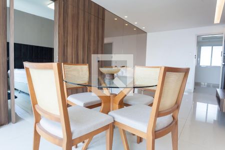 sala de jantar de apartamento para alugar com 1 quarto, 53m² em Vila da Serra, Nova Lima