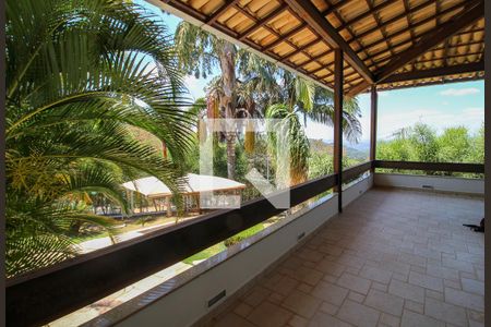 Casa para alugar com 3 quartos, 400m² em Vile de Montagne, Nova Lima