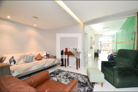 Sala de estar de casa à venda com 5 quartos, 300m² em Santa Tereza, Belo Horizonte