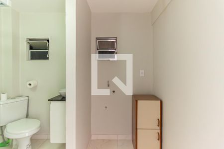 Banheiro de kitnet/studio à venda com 2 quartos, 50m² em Sé, São Paulo