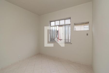 Quarto de apartamento para alugar com 1 quarto, 55m² em Olaria, Rio de Janeiro