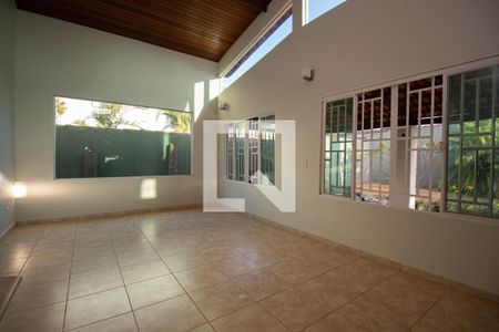 Sala 1 de casa para alugar com 3 quartos, 400m² em Taguatinga , Brasília