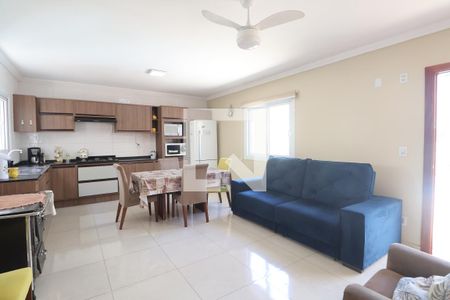 Sala/Cozinha de casa à venda com 5 quartos, 295m² em São José, Canoas