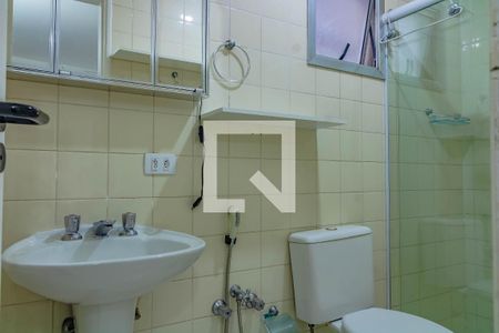 Banheiro de kitnet/studio para alugar com 1 quarto, 27m² em Vila Clementino, São Paulo